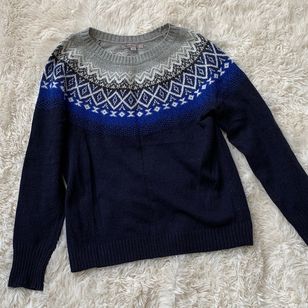 Gap sweater size M